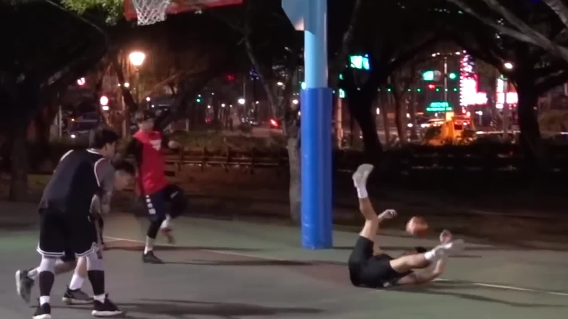 这球是防守还是进攻的问题？