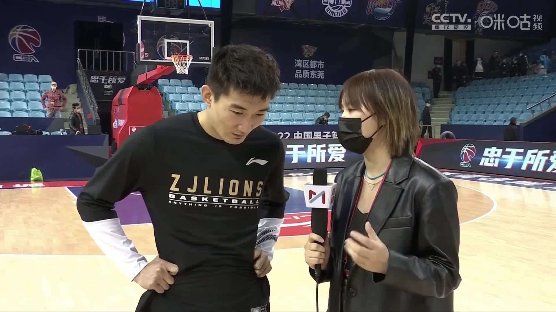 孙铭徽：杜锋指导跟我说阿日不是故意的 也跟阿日说要注意动作