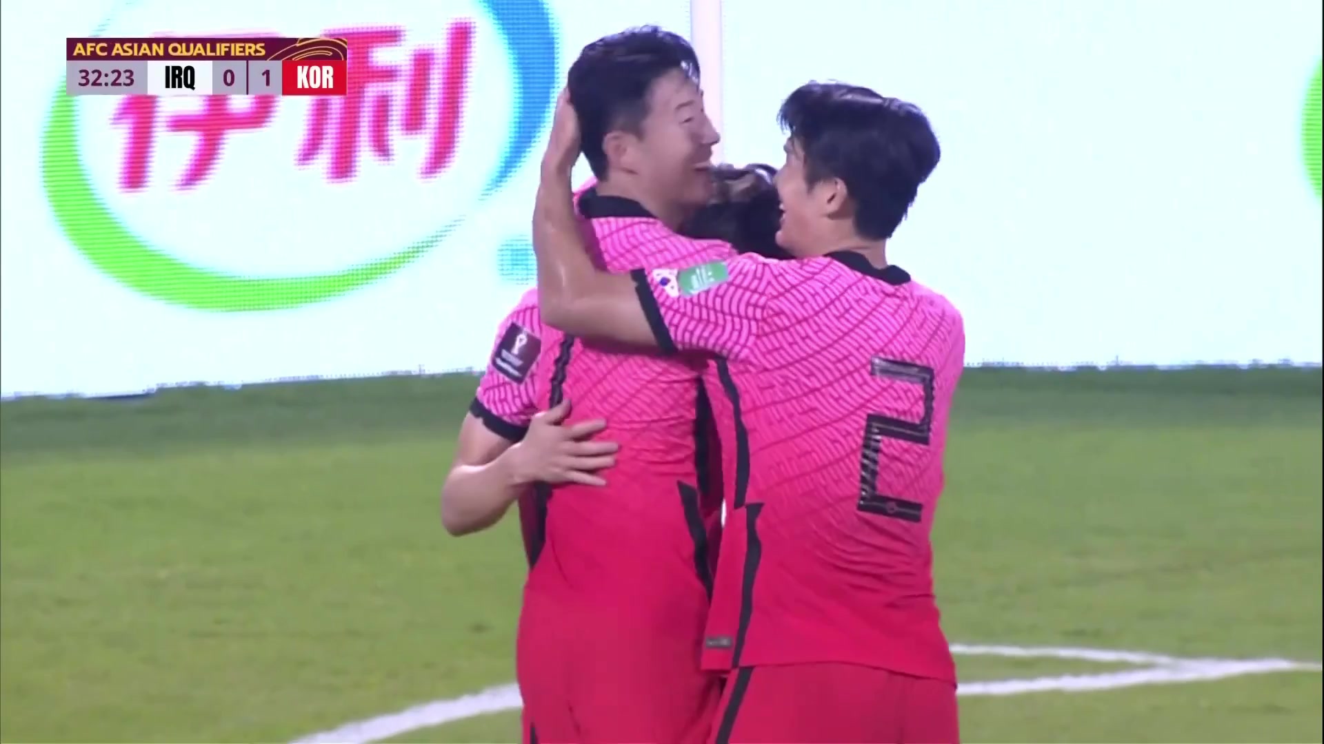 韩国半场1-0领先！李在城门前推射破门建功